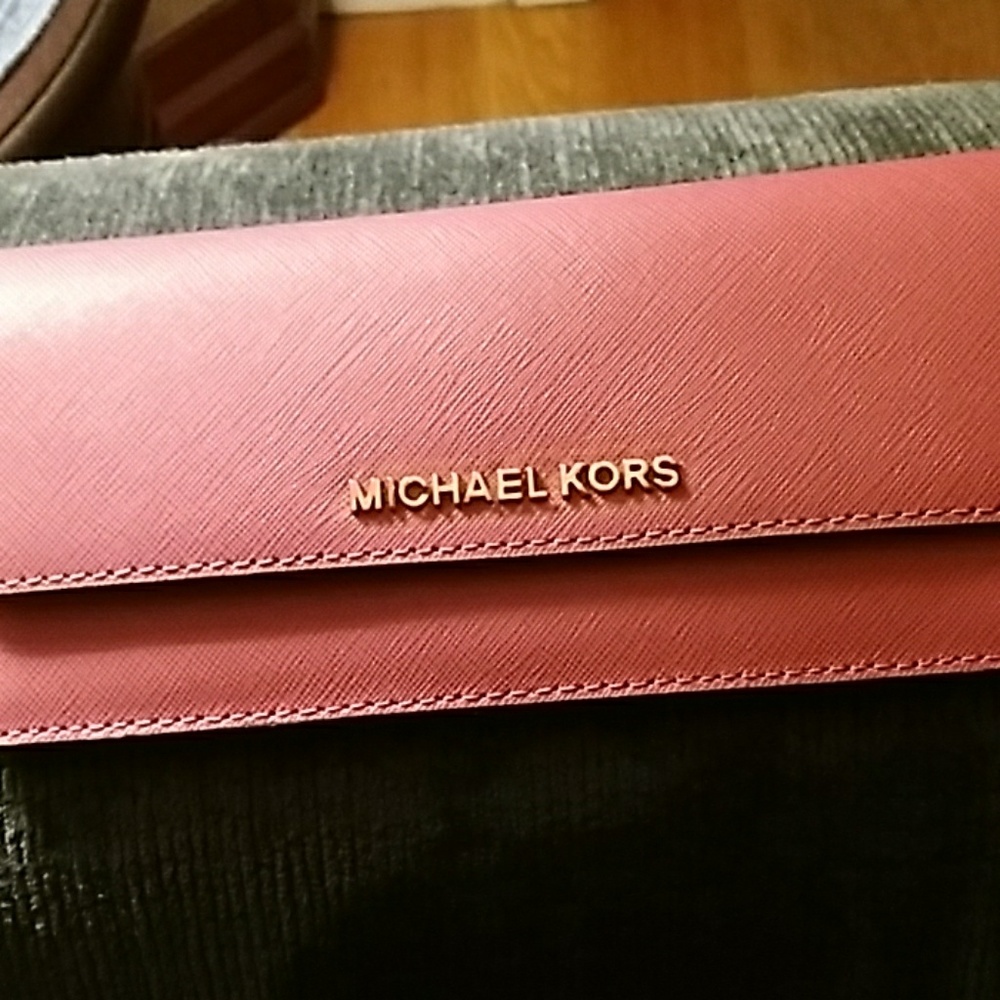 Michael kors petal wallet